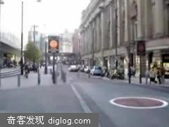 监视器拍下：汽车杀手，全世界最害人的收费站