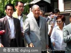 李登辉上午“参访”靖国神社