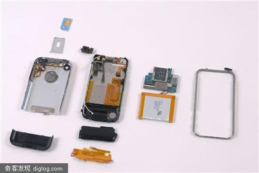 iPhone惨遭肢解 内部结构被猎奇者曝光(图)
