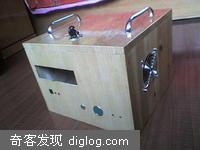 山东烟台一朋友自己用木头做出电脑机箱，也够绝的。