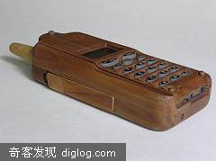 » 俄罗斯木制手机 Russian Wooden Phone 酷辣客——Sex Art and Ad Blog