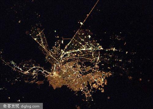 太空 地球 城市 夜景  从太空看地球城市夜景(组图)