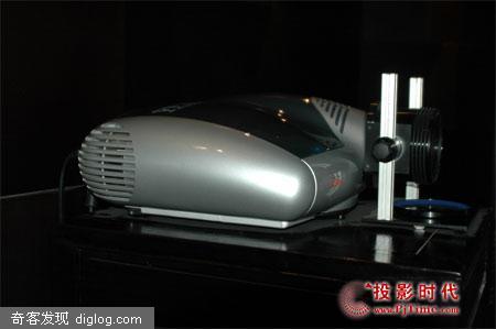 投影机中的HI-END产品，SIM2 C3X高清3DLP投影机赏
