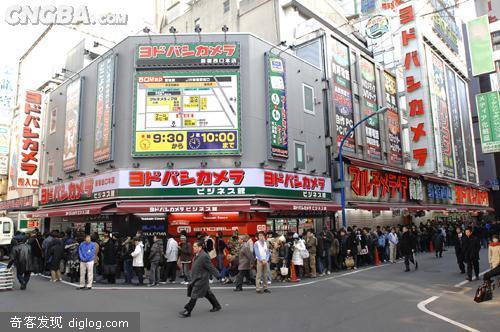 火暴排队场面再现，《任天堂明星大乱斗X》发售现场直击