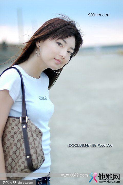 著名的化妆品模特ROSEMOND