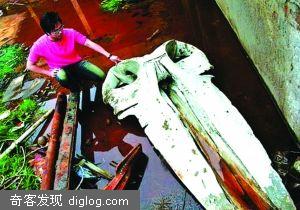 渔民打捞出巨型怪物骨头 拒绝高价出售