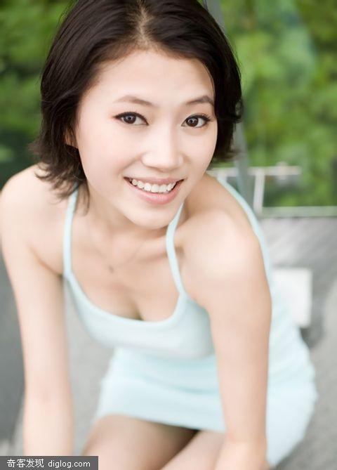 [<em>90后</em>] <em>裸照女孩</em>小云变身运动mm