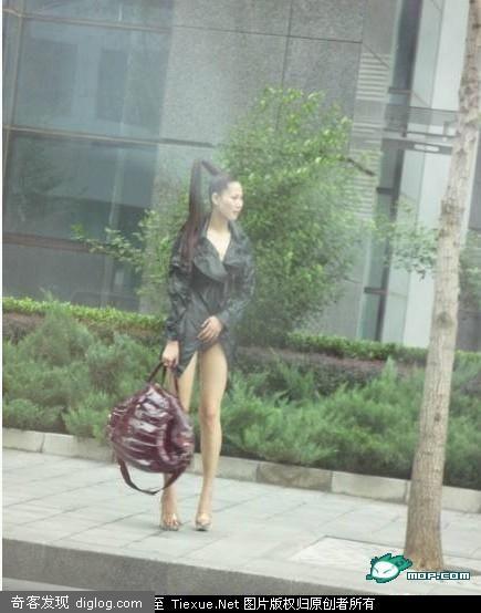 北京新时尚:<em>女人穿内裤</em>上街炫耀身资〔组图〕